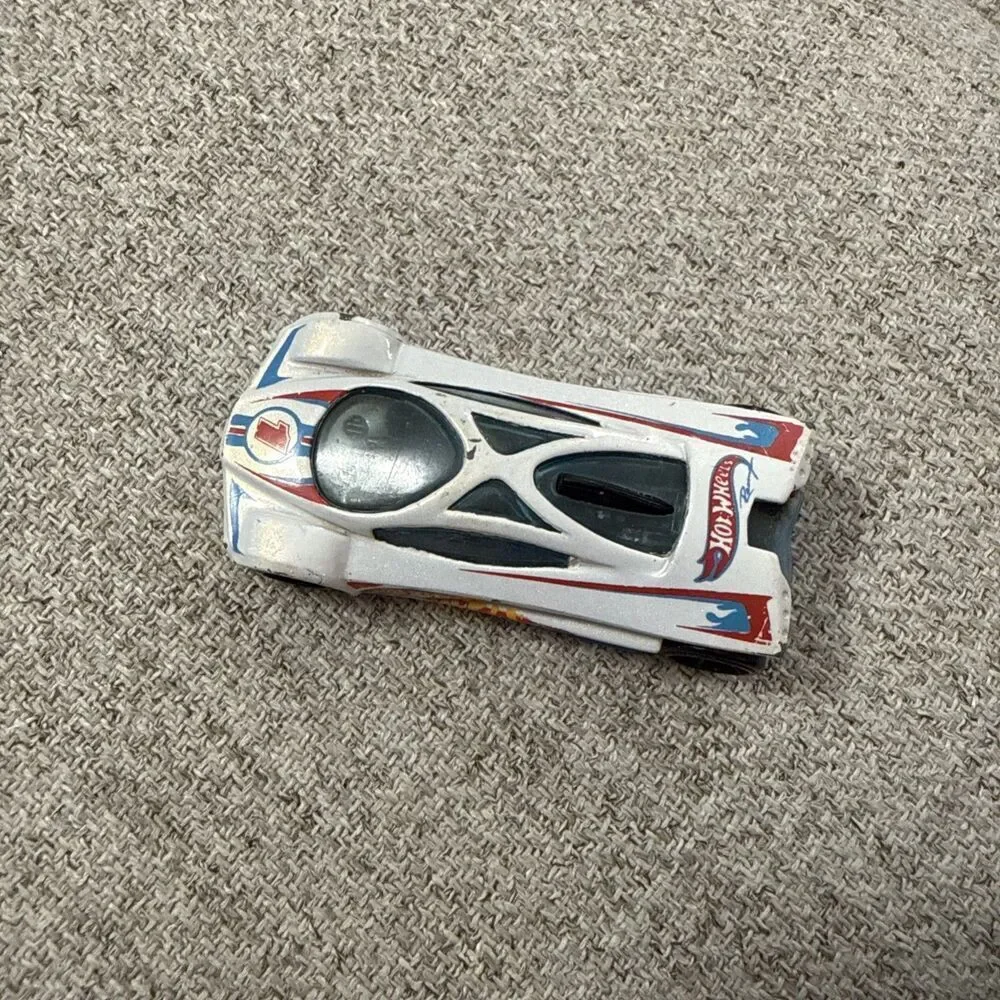 Rare 2001 Hot Wheels Racing Sling Shot #1 White With Blue Windshield Red Rims